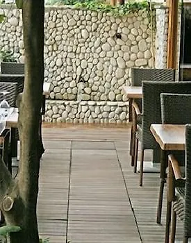 Kurfal Hotel *